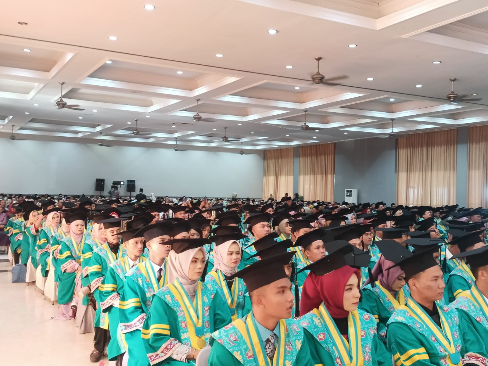 Unived Selenggarakan Prosesi Wisuda Lulusan Sarjana Dan Pascasarjana